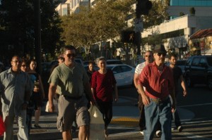 It can be a mad rush to cross these streets and hot your favorite shops before clsoing time on Labor day. Feel the vibe?