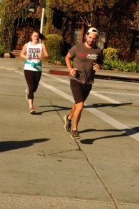 twenty somehtings jog ion city of Pasadena, CA