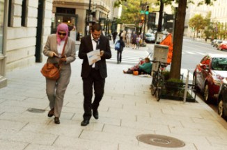 middke easterb]n malle & female on I phone